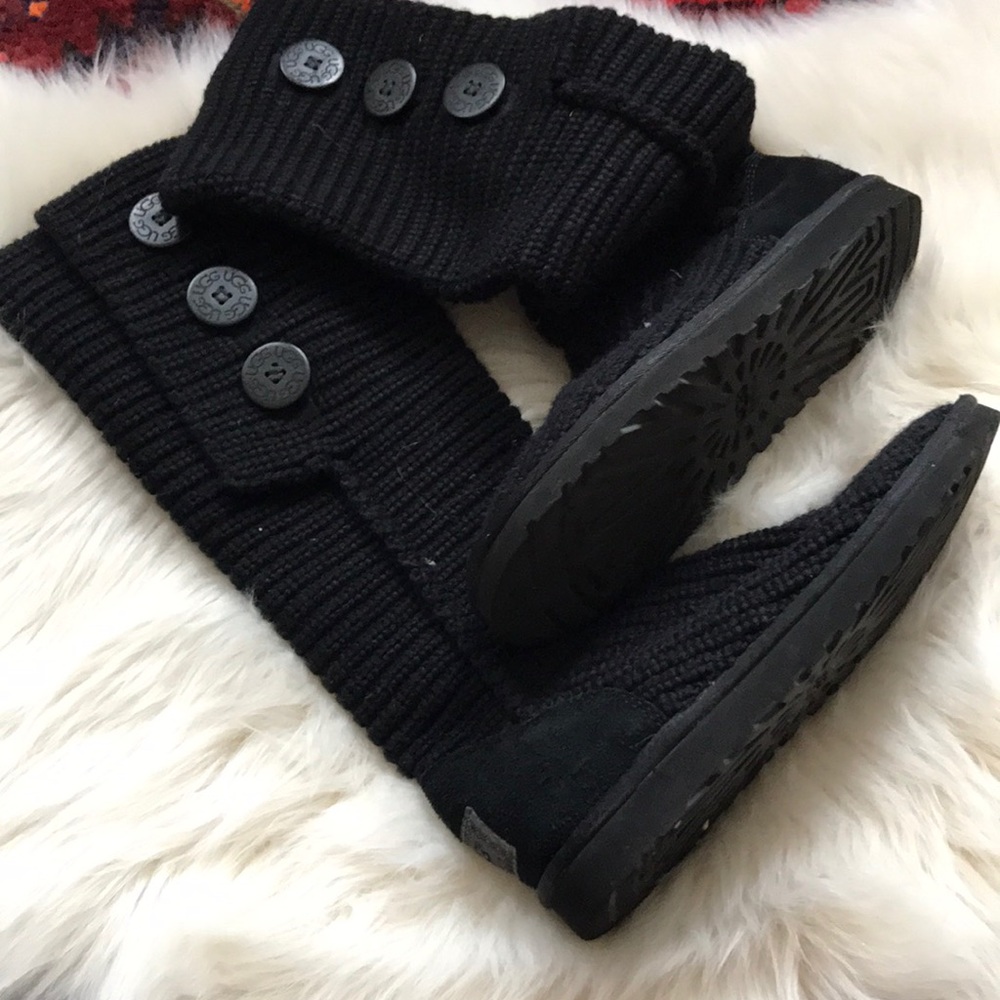 Black Uggs!!